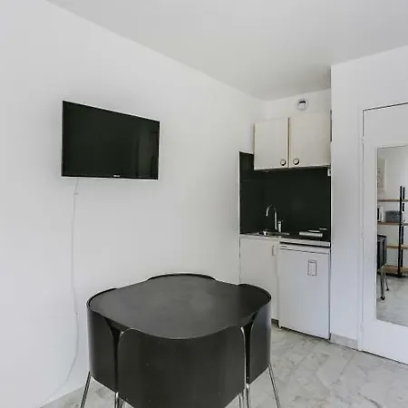 Apartment Charmant Studio A Deux Pas Du Centre De Nice